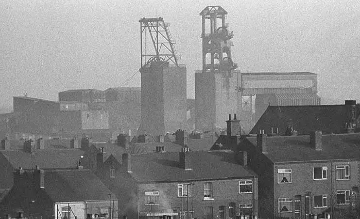 Smog in a UK Coal town. Energy Reliability and Resilience